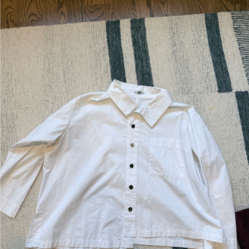 Moyuru Asymmetrical White Button-Up Blouse